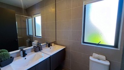 2025-10-24-18-47-26-WofMqqNA.jpg